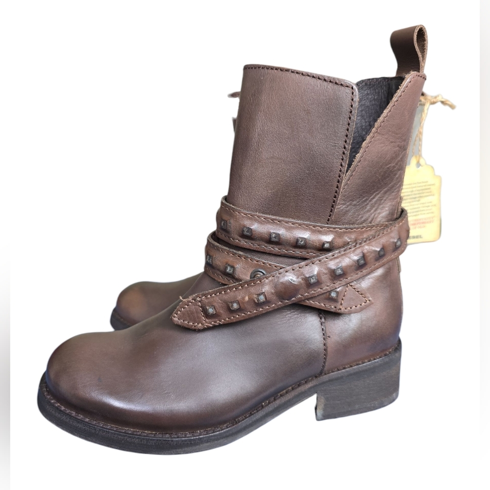 Diesel Sashan Women's Leather Boots w/ Straps Size 5 (35) NWOT